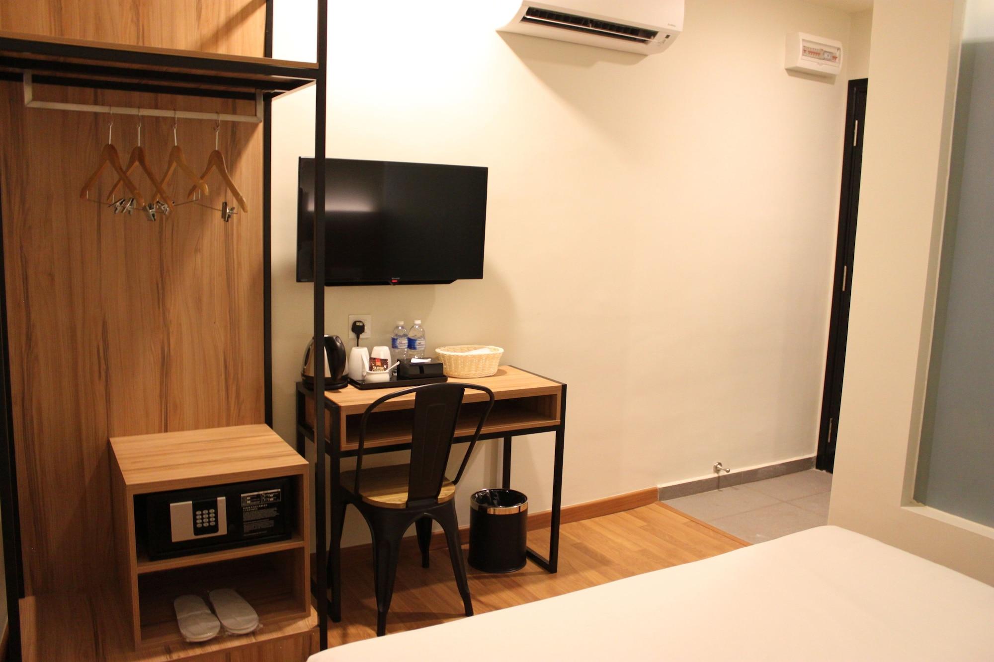 Big M Hotel 2*